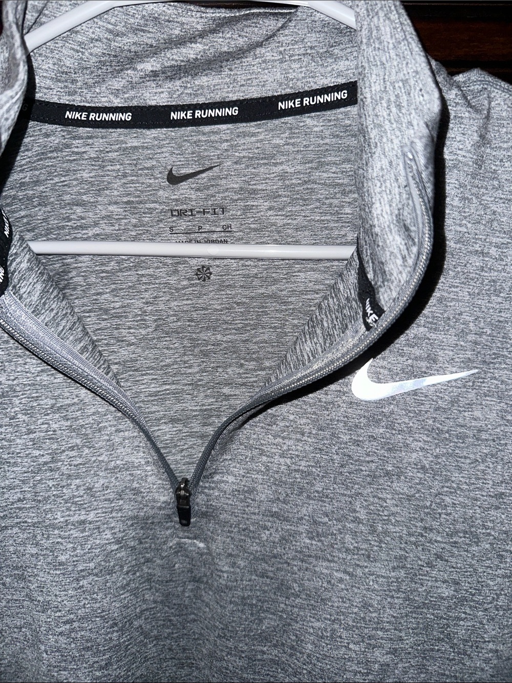 Nike Women’s Light Gray Quarter-Zip Running Pullover - Picture 2 of 6